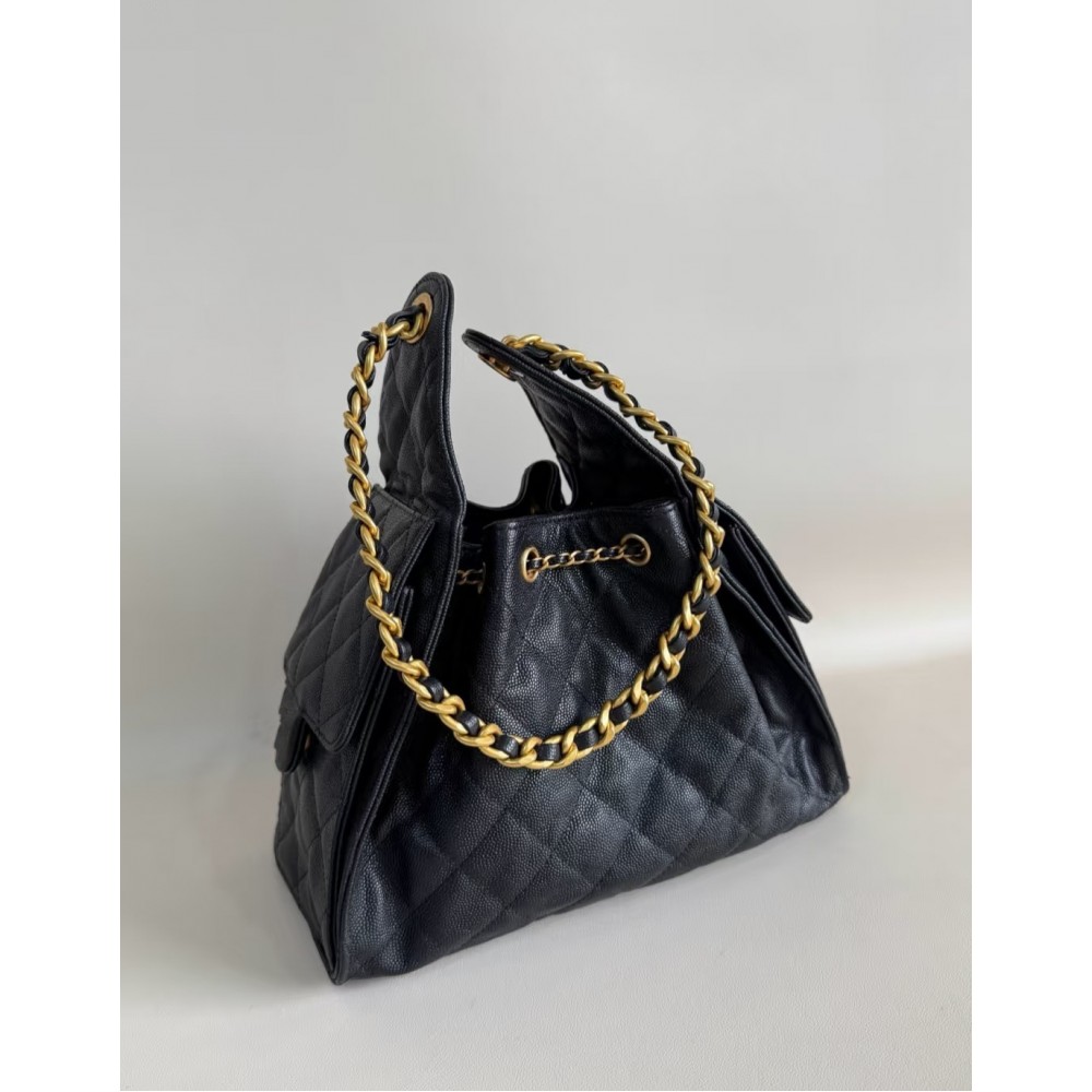 Ladies shoulder bag made of pebbled cowhid