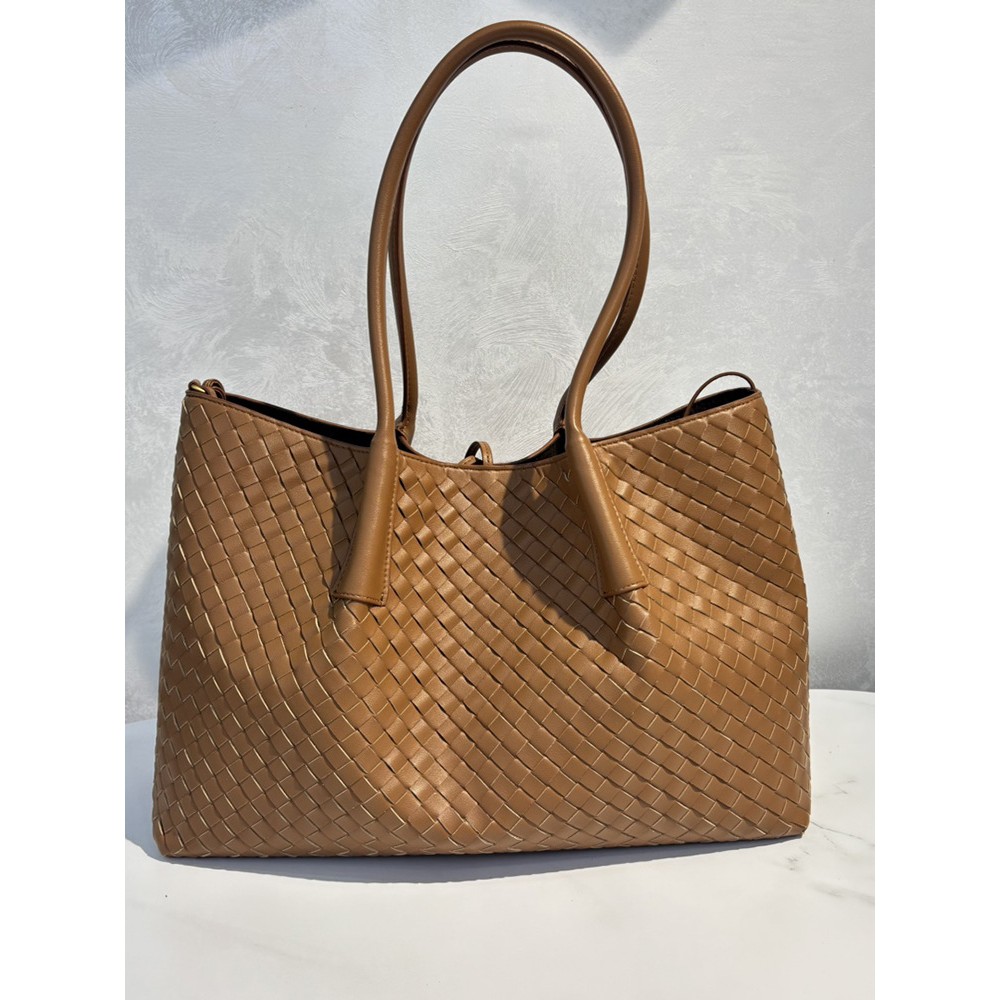 Ladies' Woven - Pattern Shoulder Bag, Large Capacity, High Quality”。