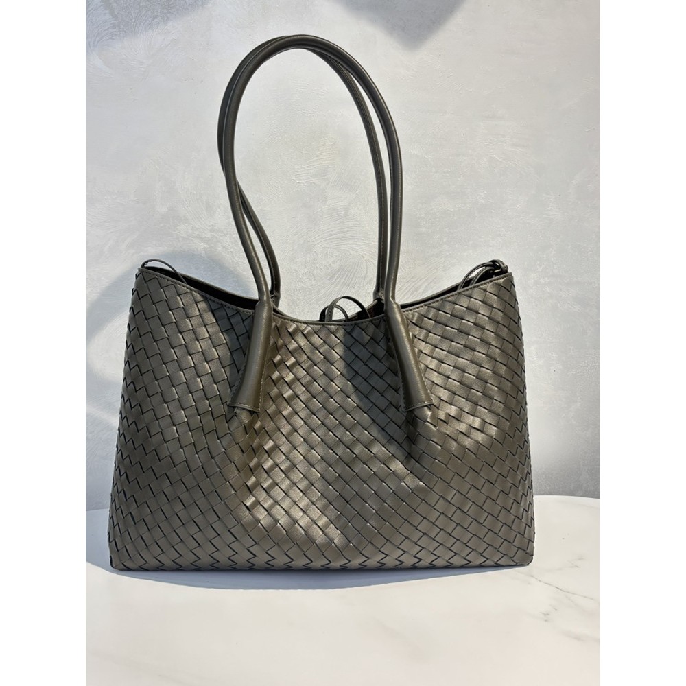 Ladies' Woven - Pattern Shoulder Bag, Large Capacity, High Quality”。